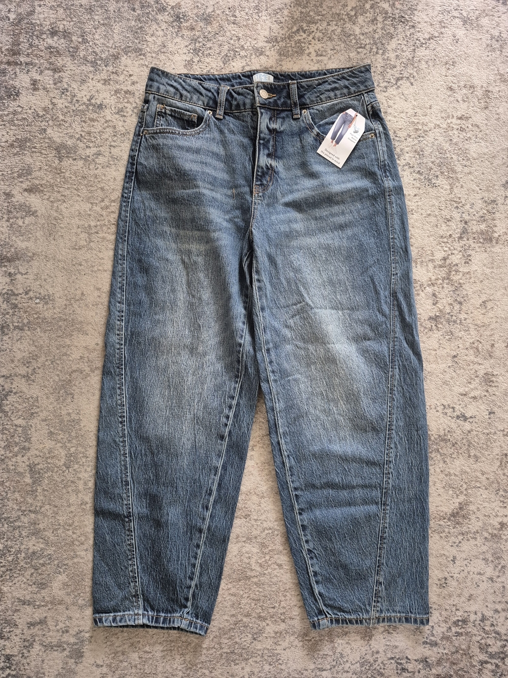 Time and Tru Women’s Cropped Barrel Jeans in Medium Blue Wash